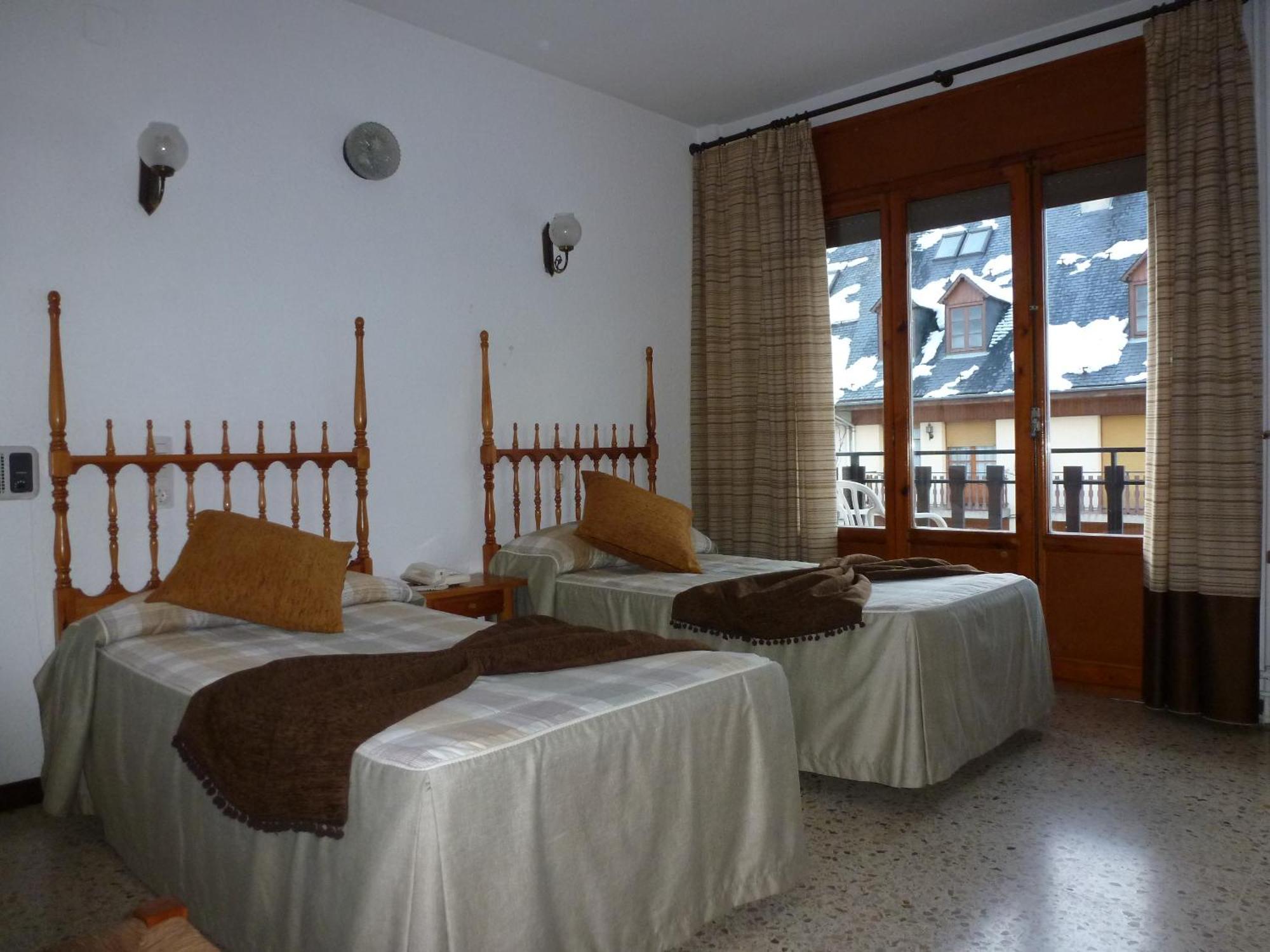 Hotel Garona 2*
